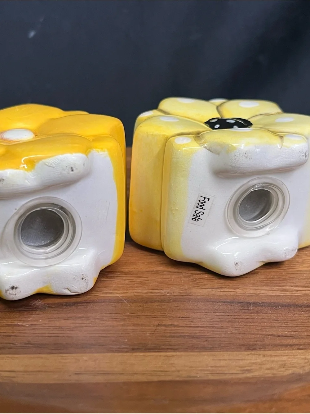 Y2K 2000s Yellow Sun Flowers Salt & Pepper Shakers Retro Polka Dot Daisy Set
